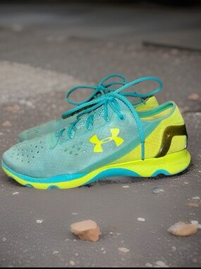 Under Armour SpeedForm Apollo running shoes, Women’s size 9